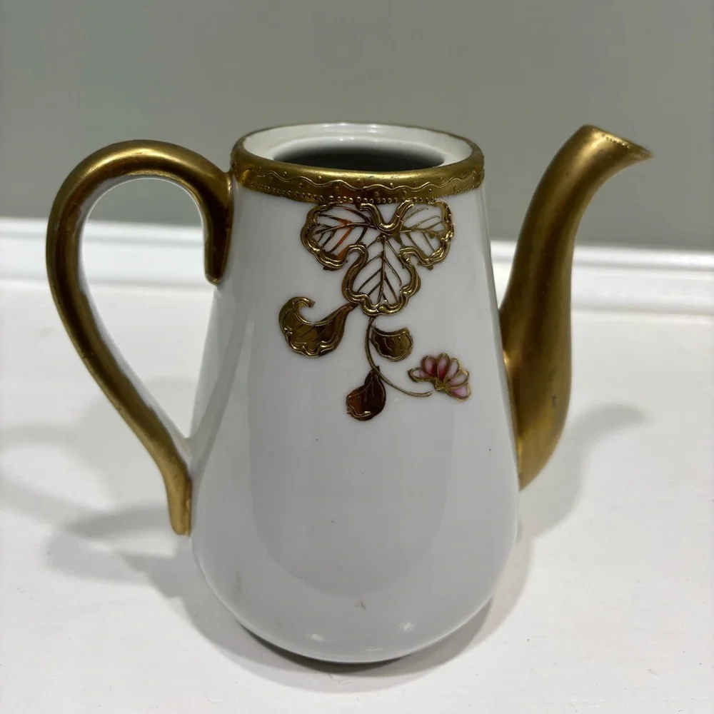 Antigua Japanese Nippon Handpainted Gold /Floral Teapot - Picture 2 of 7